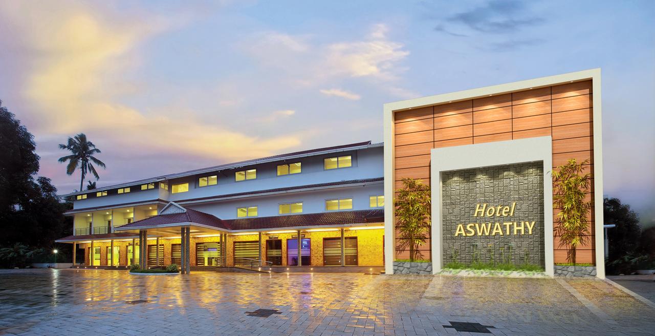 Hotel Aswathy Kodungallūr Exteriör bild